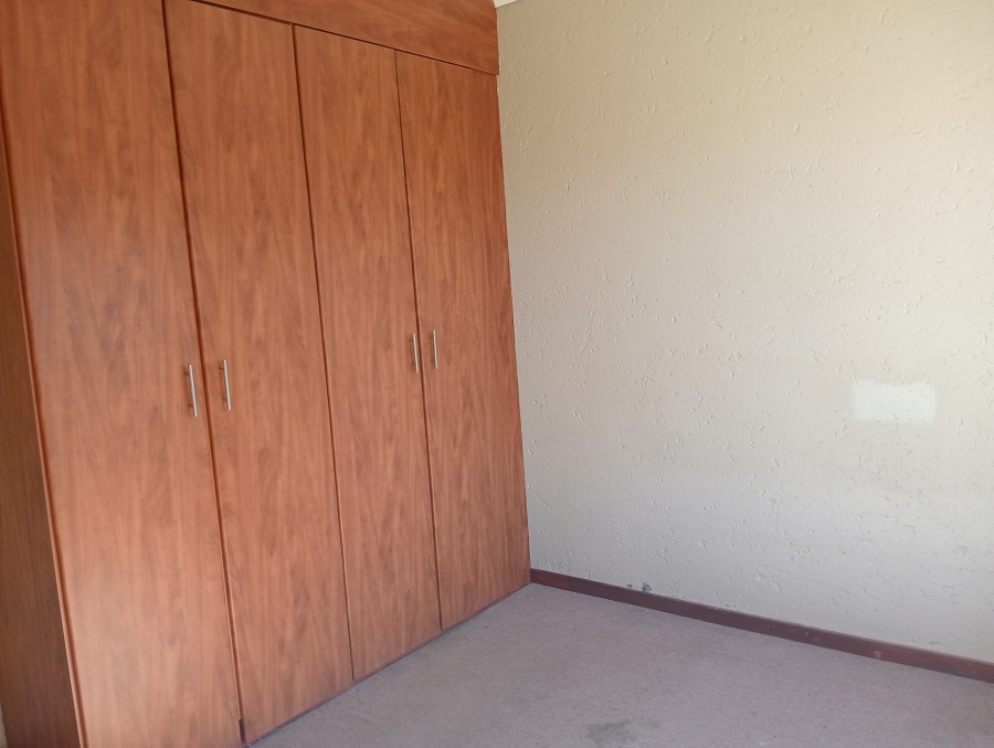 To Let 2 Bedroom Property for Rent in Waterval East North West